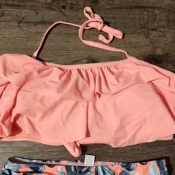 Pink Ruffle Bikini Set with Leaf Print - Picture 3 of 5